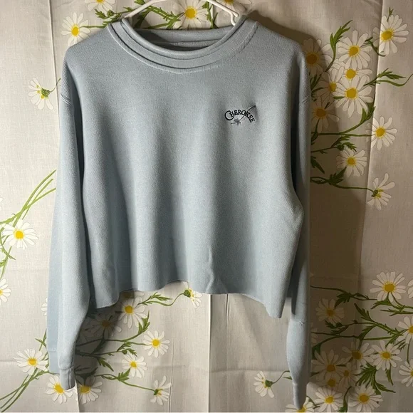 Vintage 90s pastel blue semi crop embroidered graphic Cherokee feather t shirt - Picture 4 of 9